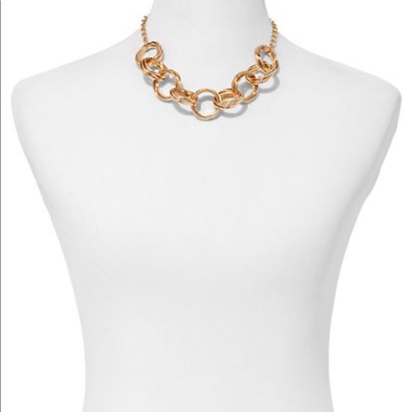 Gold round link statement necklace - Picture 2 of 3